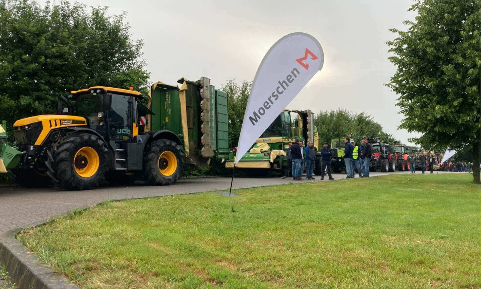 A photo from the Moerschen event showcasing tractors.